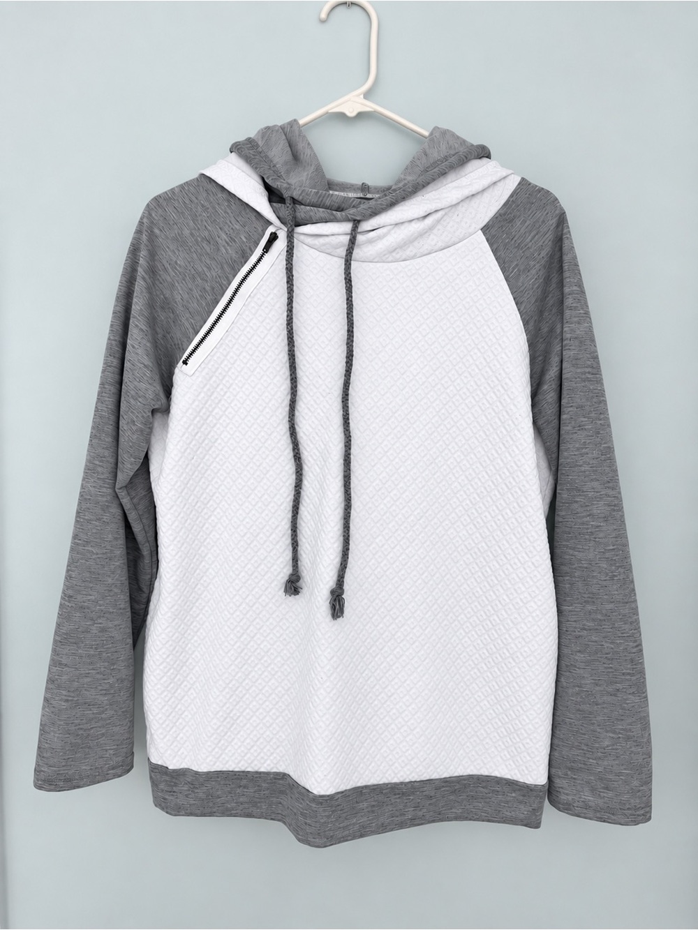 Gray & White Quilt Textured Cowl Neck Fall Hoodie Pullover with Zipper Detail
